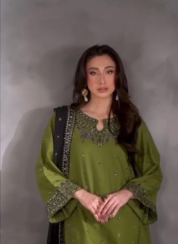 Elegant Arabi Lawn 3-Piece Suit