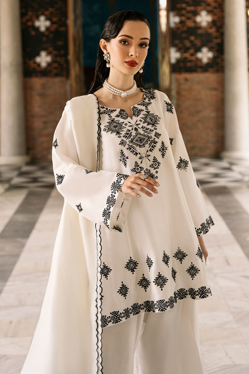 Azadi sale Article name Tana neer 3pc
