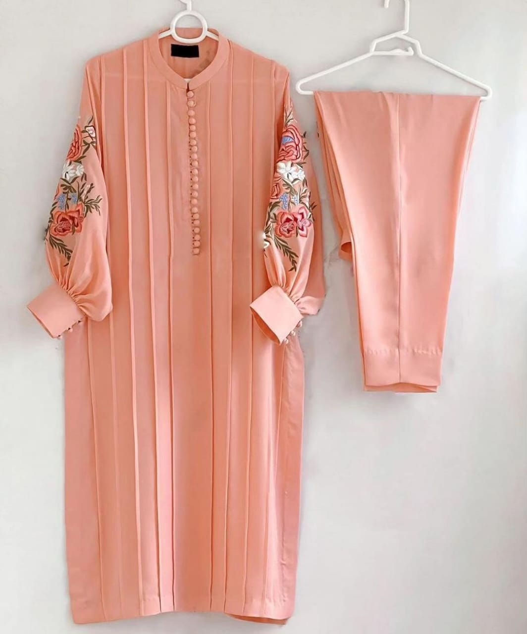 Elegant Sleeve Embroidery Two-Piece Suit