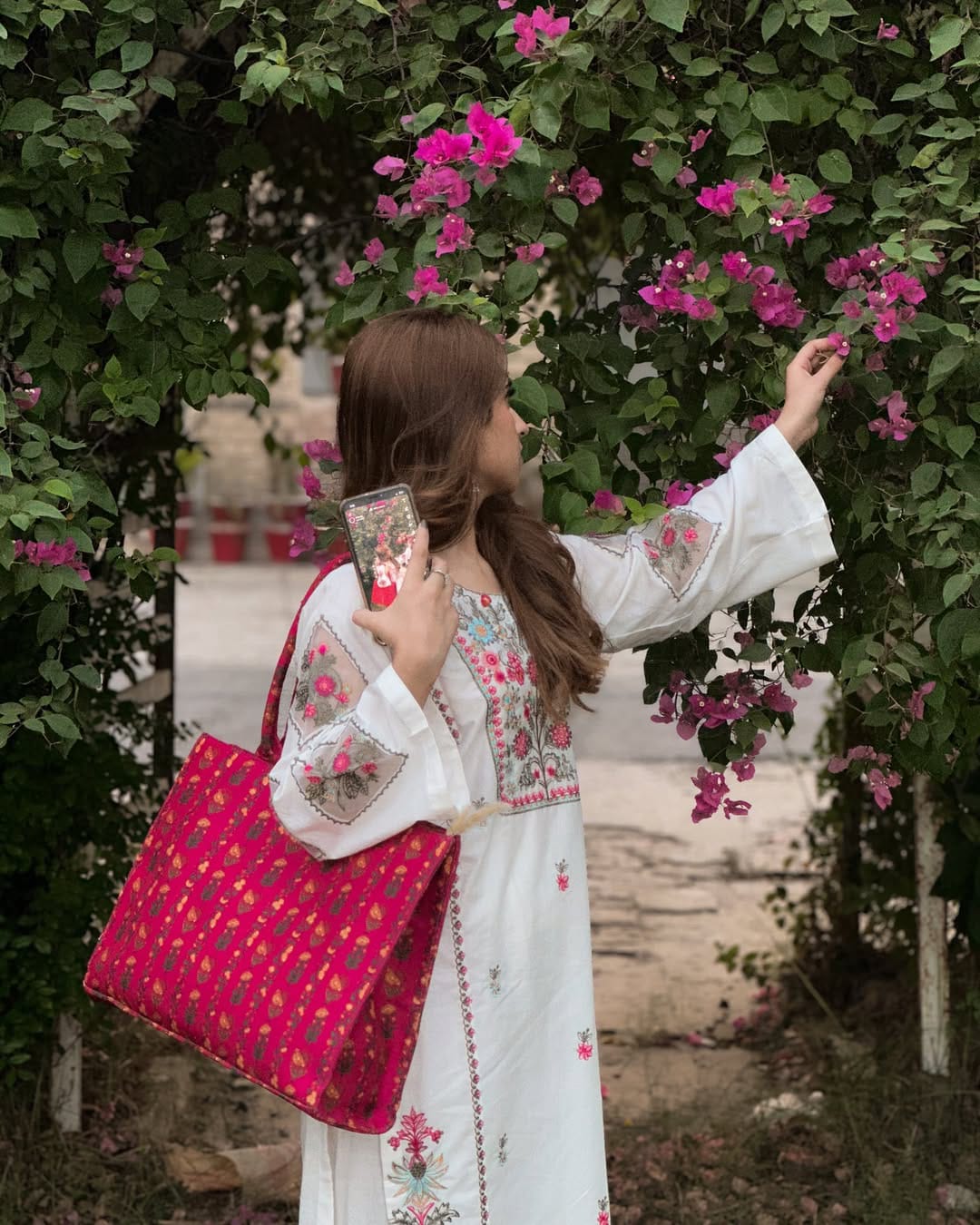 WHITE DOVE EMB 2PC